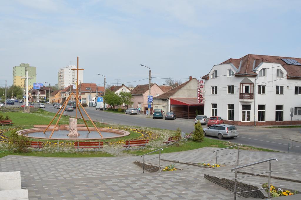 Hotel President Satu Mare Exterior foto